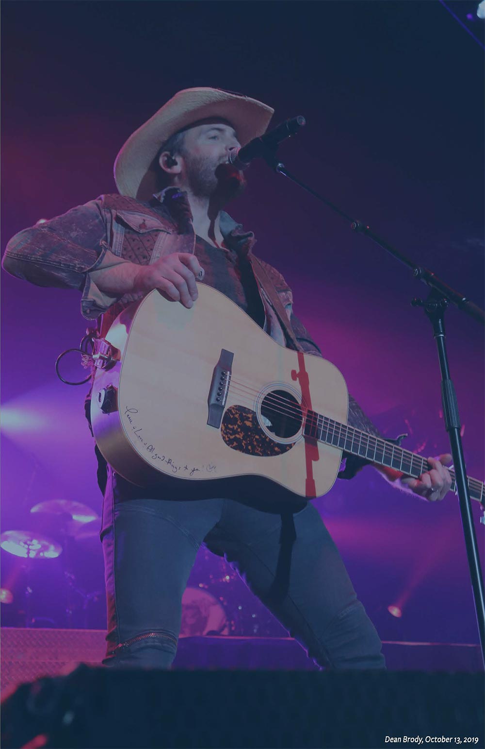 Dean Brody performs in Westoba Place at the Keystone Centre in Brandon, Mantoba, October 2019